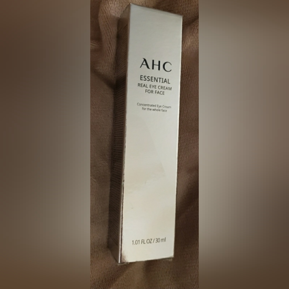 AHC ESSENTIAL EYE CREAM - Picture 8 of 10